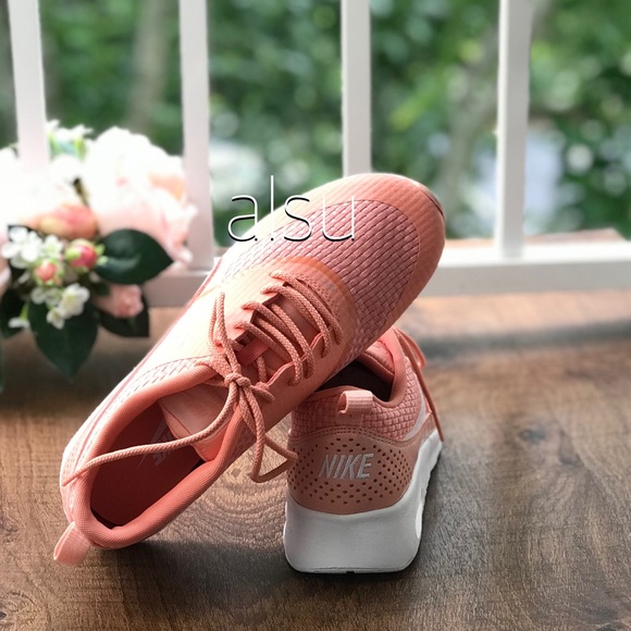 NWT Nike Air Max Thea PRM Arctic Peach 🍑 WMNS - Picture 3 of 8